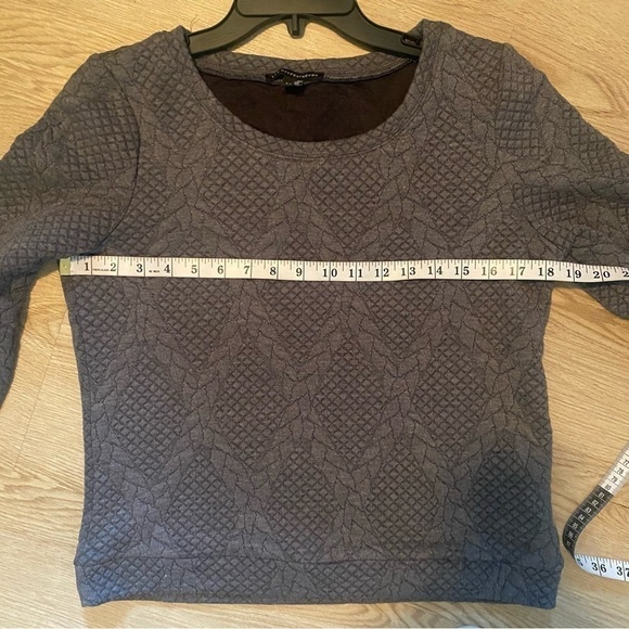 Chic Minimalist Twentyfourseven Grey Textured Pullover Sweater Cozy & Stylish - Picture 7 of 12